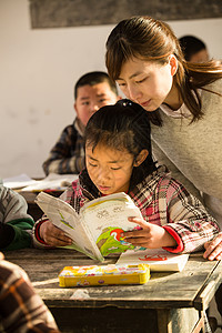 文章小学生-小学生活：欢乐与压力并存，梦想与希望同在