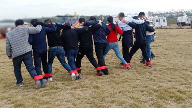 小学生团体游戏户外_小学生课外团体游戏大全_小学生趣味团体游戏